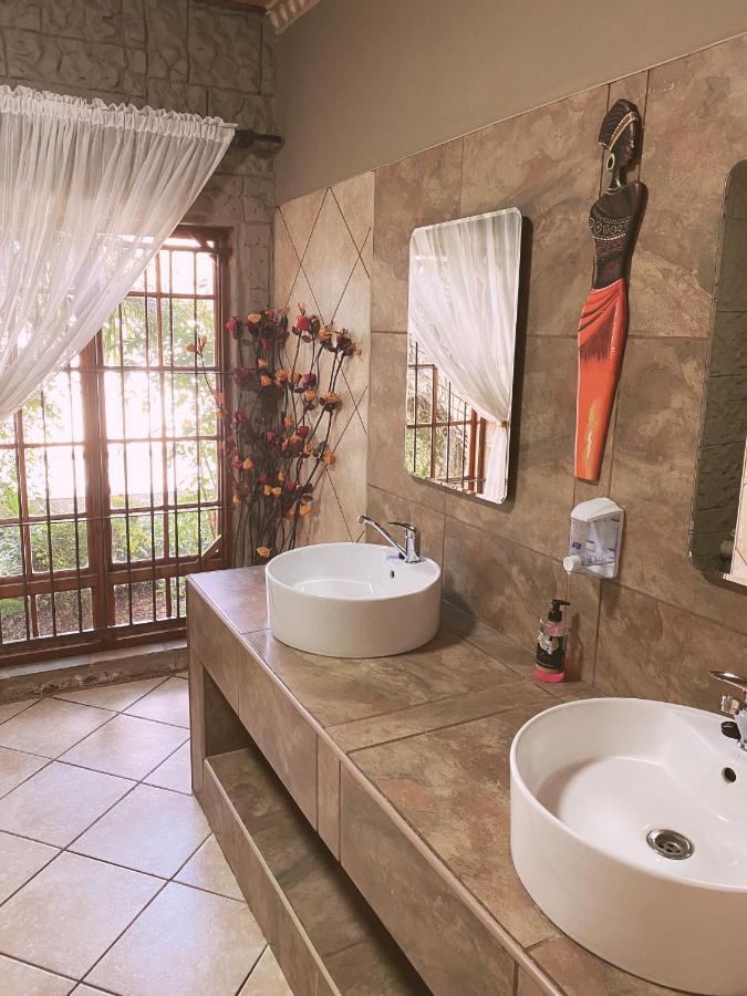 The Wilds Lodge Kuruman Exterior photo