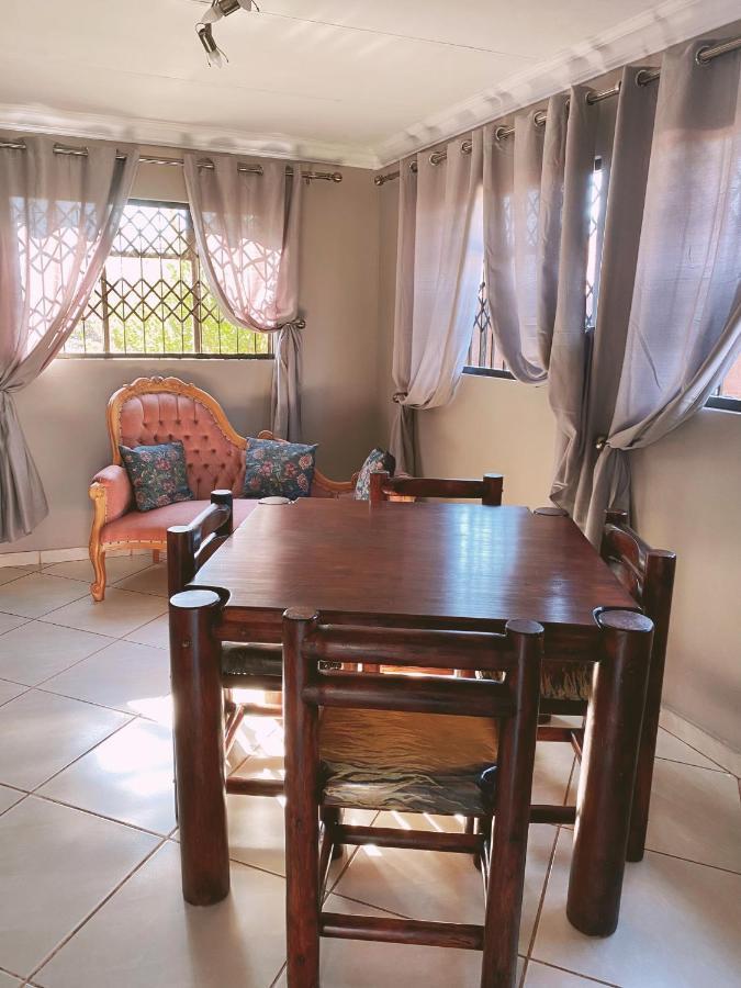 The Wilds Lodge Kuruman Exterior photo