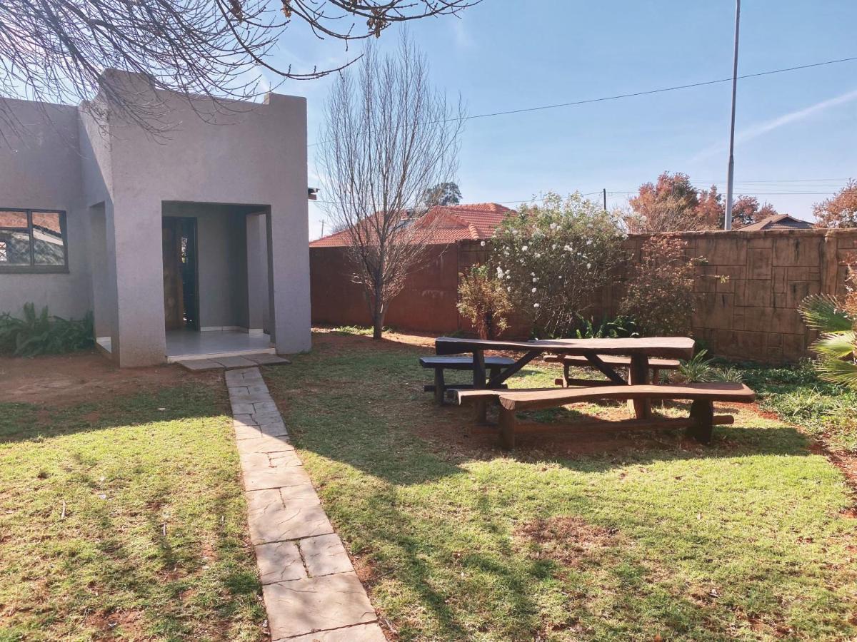 The Wilds Lodge Kuruman Exterior photo